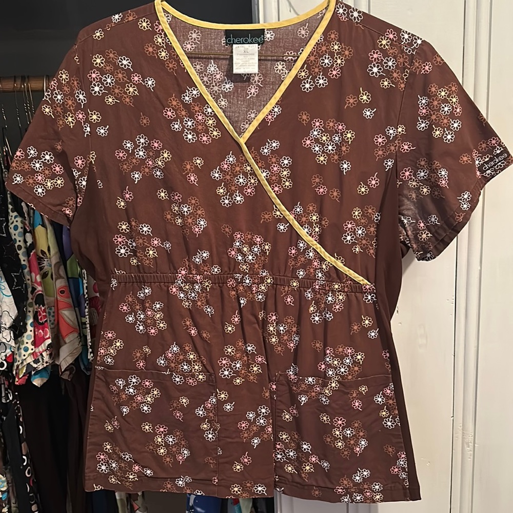 Uniform top